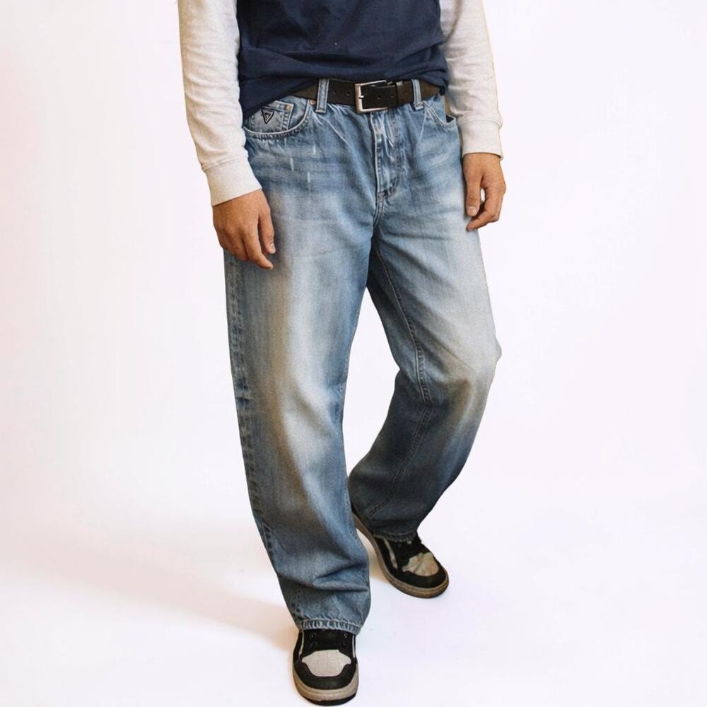 Guess Jeans Men’s Desmond Relaxed Straight Leg Jeans Size 31 x 32